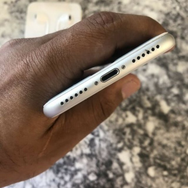 IPHONE 8 64GB UNLOCKED 9/10 CONDITION $350 FIRM