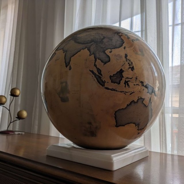 Large World Globe: A Stunning Centerpiece for Any Room