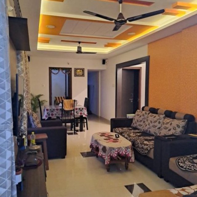Invest in Ready-to-Move-in villa in the top area of Noida!