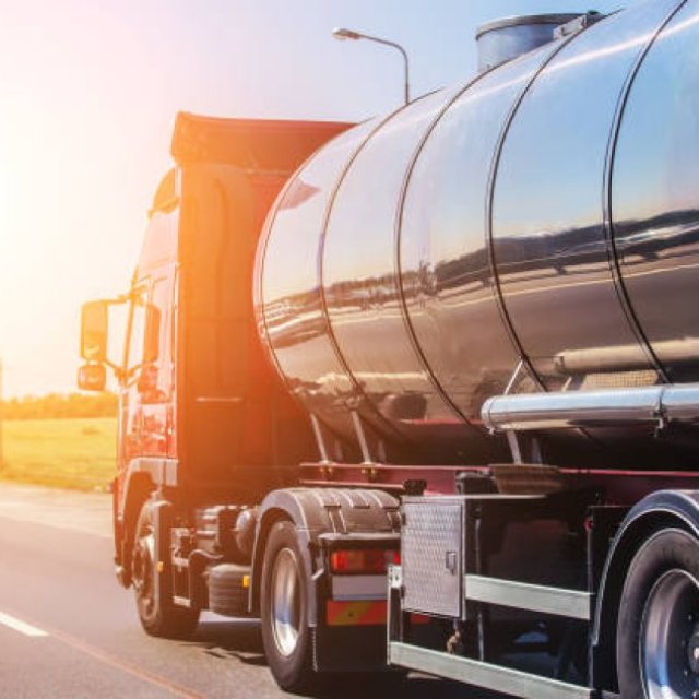 Leading Bulk Oil Distributor for Automotive and Industrial Supply