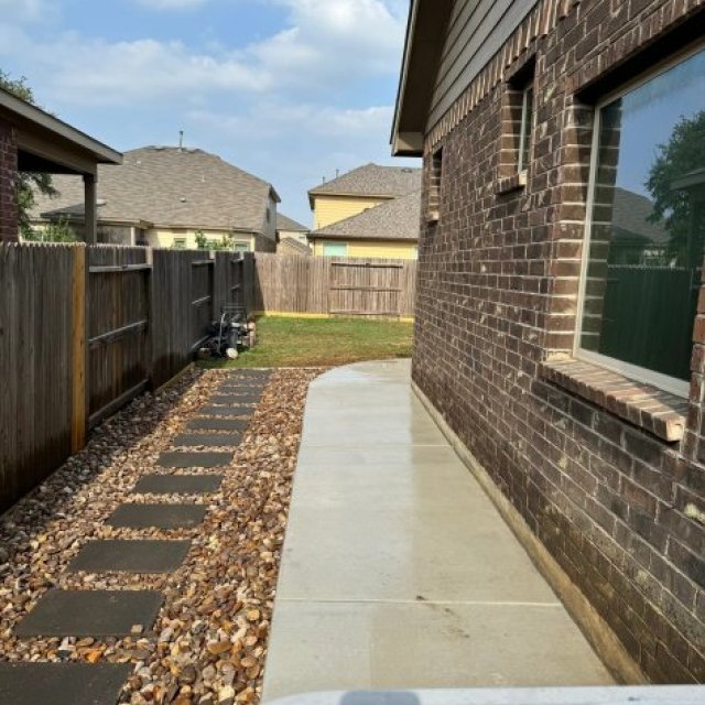 San Antonio Backyard Landscaping | Holeinonelawns.com