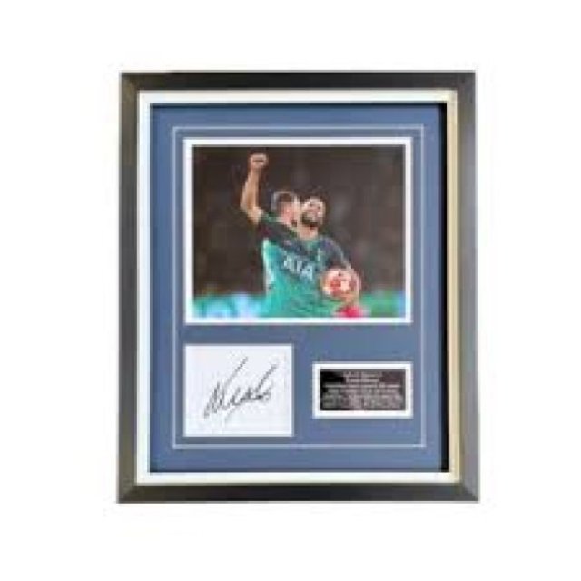 Signed Music Memorabilia