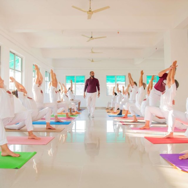 Arhanta Yoga Ashram - Yoga Teacher Training India