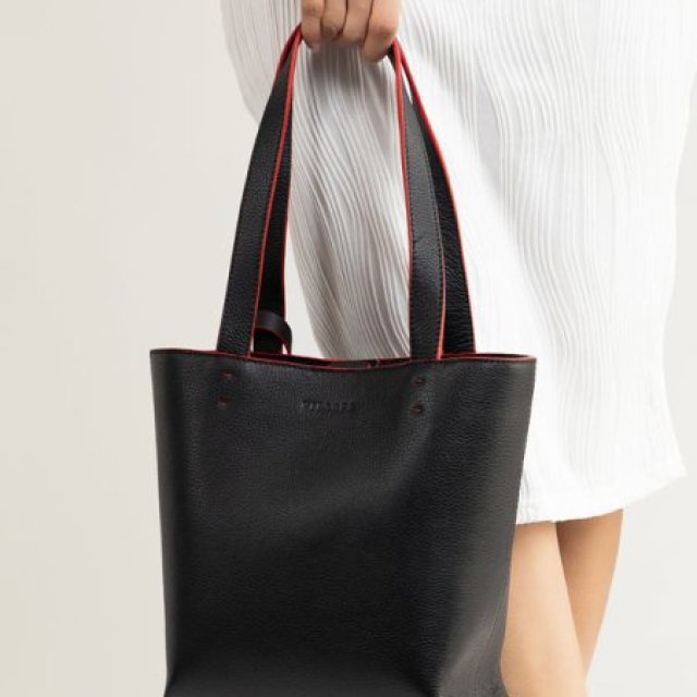 Trending Leather Bags for Women in 2025: From Totes to Crossbodies