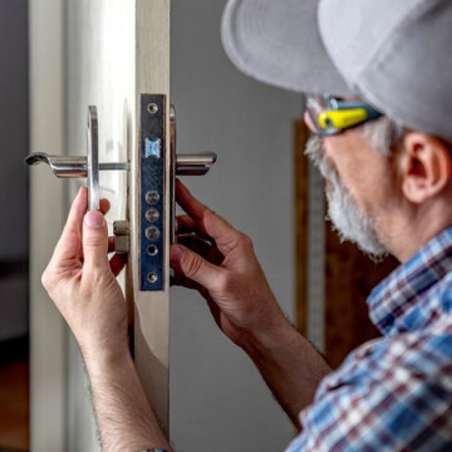 KEYHUB LOCKSMITH, INC | Commercial Locksmith Services | Building lockouts Services in Knoxville TN