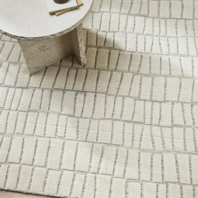 Safi Ecru Floor Rug - Elegant Outdoor Comfort for Your Space