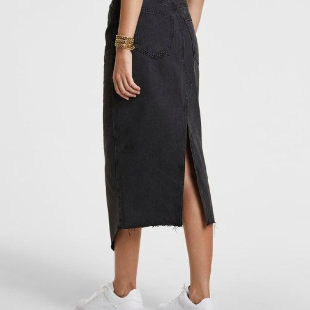 On Cloud Meets Pink Palm Puff: Comfort and Style in Motion