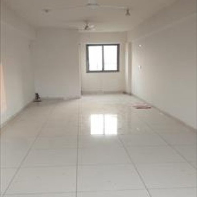 High-Quality Commercial Showroom in Vadodara for Business