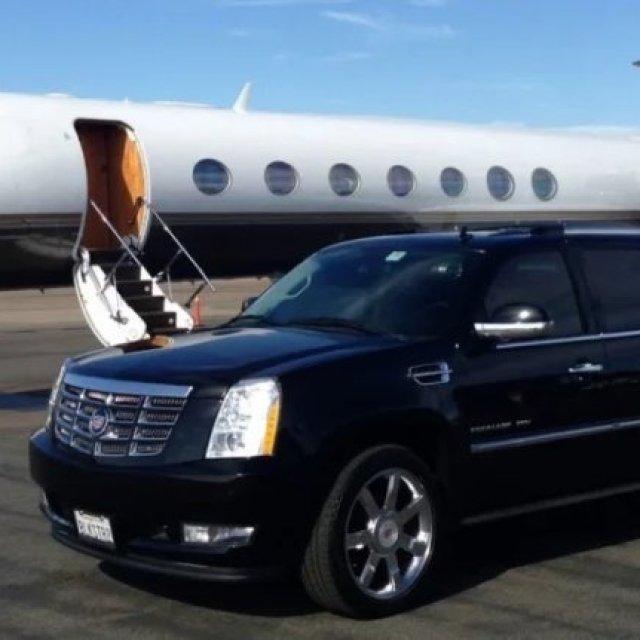 Effortless Airport Transfers: Discover Bridgeport’s Top Limo