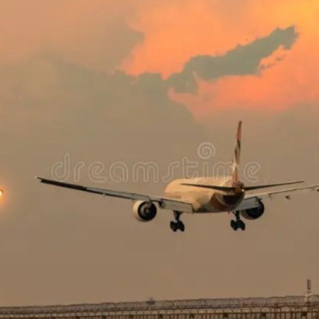 Book your flights instantly with Flighta!