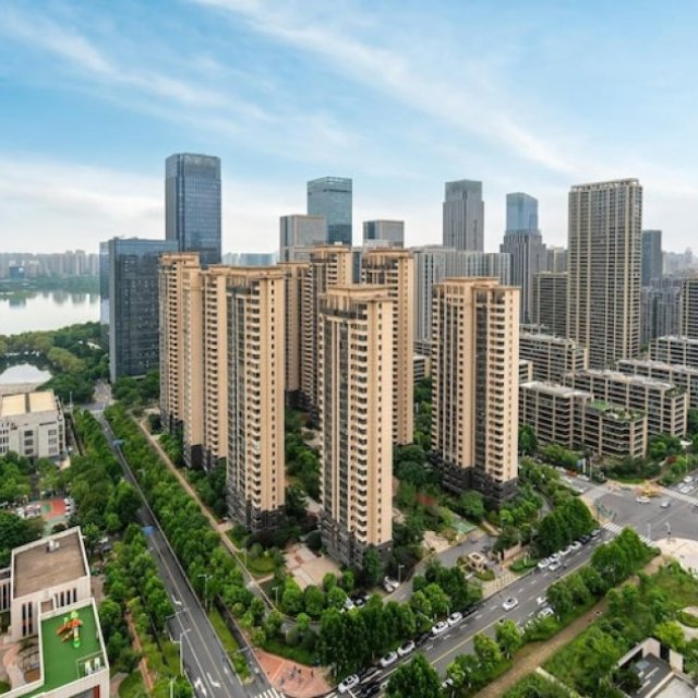 Brigade Lakecrest Spacious 80% Open Green Living