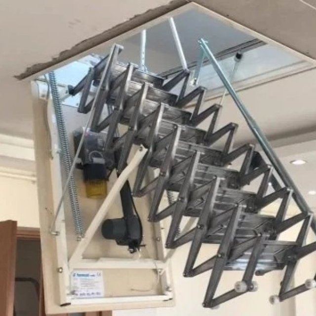 Çatı Çıkış Merdiveni