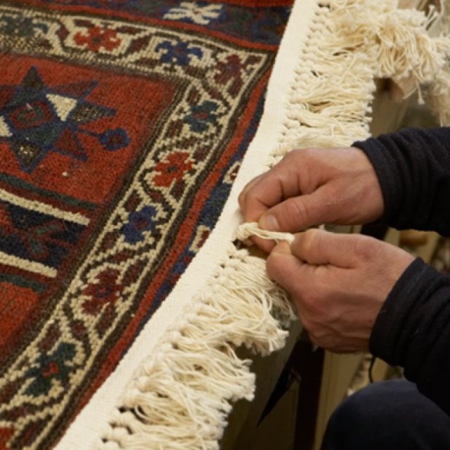 Why Should You Choose A Modern Rugs Repair Service?