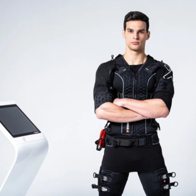 Professional EMS Fitness Business Bay for Body Shaping