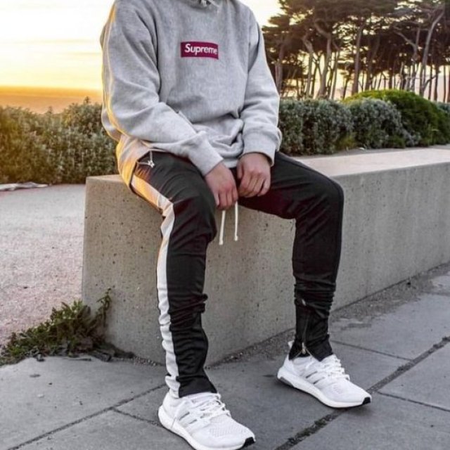 Supreme hoodie
